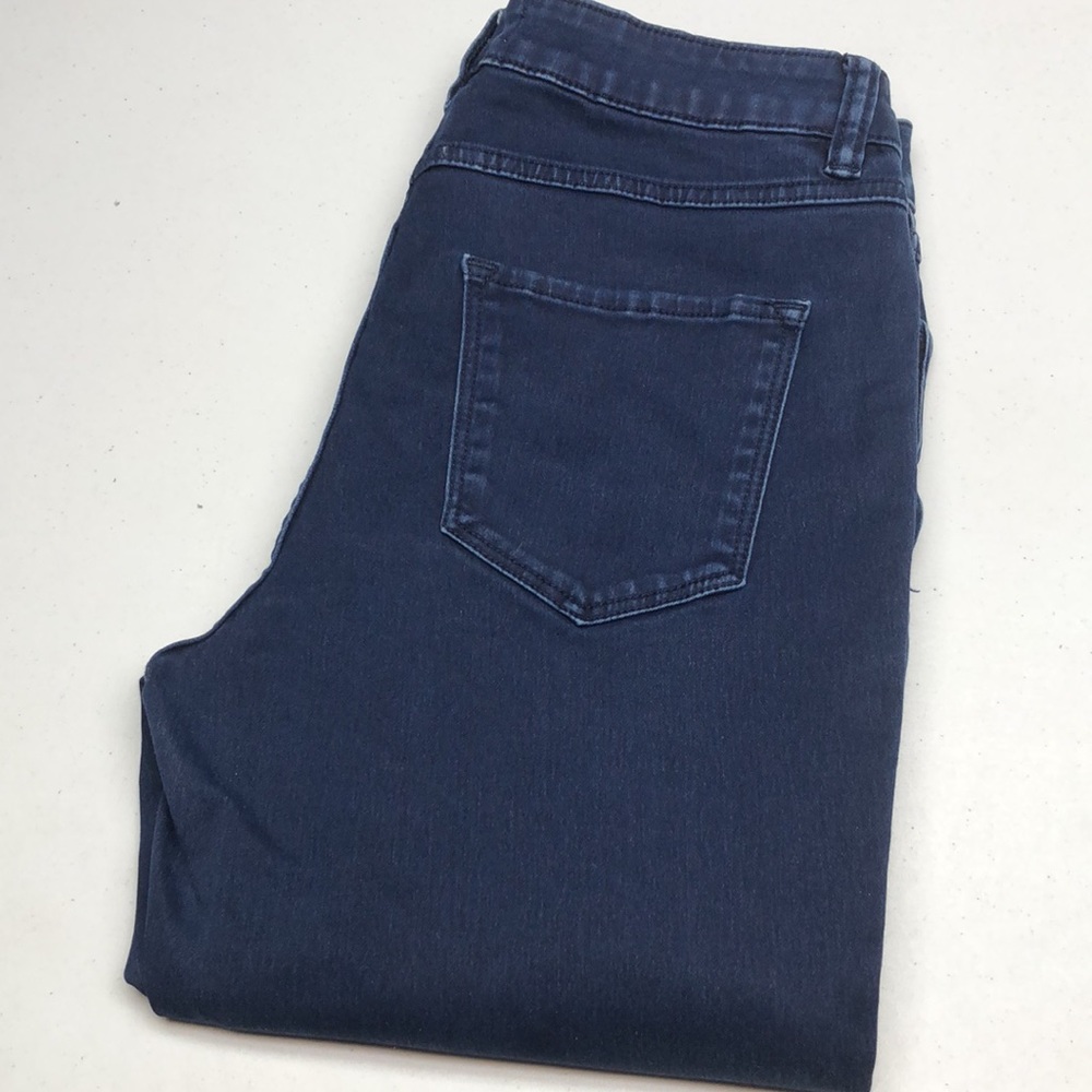 LIKE NEW KENNETH COLE DARKWASH HIGH-RISE SKINNY JEANS 6/28x29 ⭐️